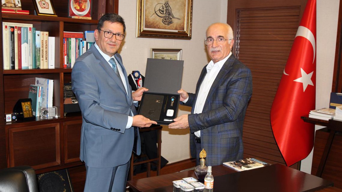 Tapu ve Kadastro Genel Müdürü Mehmet Zeki Adlı'yı Ziyaret Ettik
